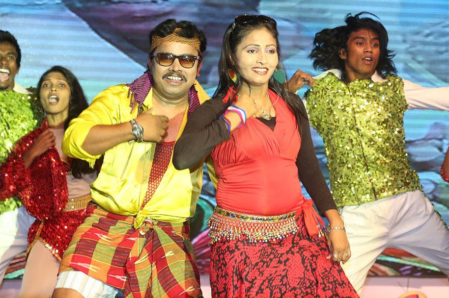 Sampu-Babu-Performance-at-Ra-Ra-Krishnayya-Audio